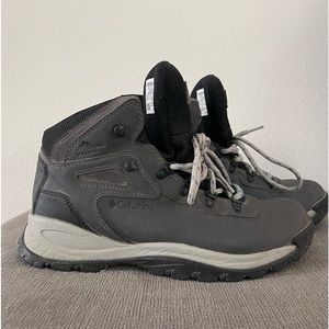 Columbia Sportswear Women's Newton Ridge Plus Waterproof Amped Hiking Boots